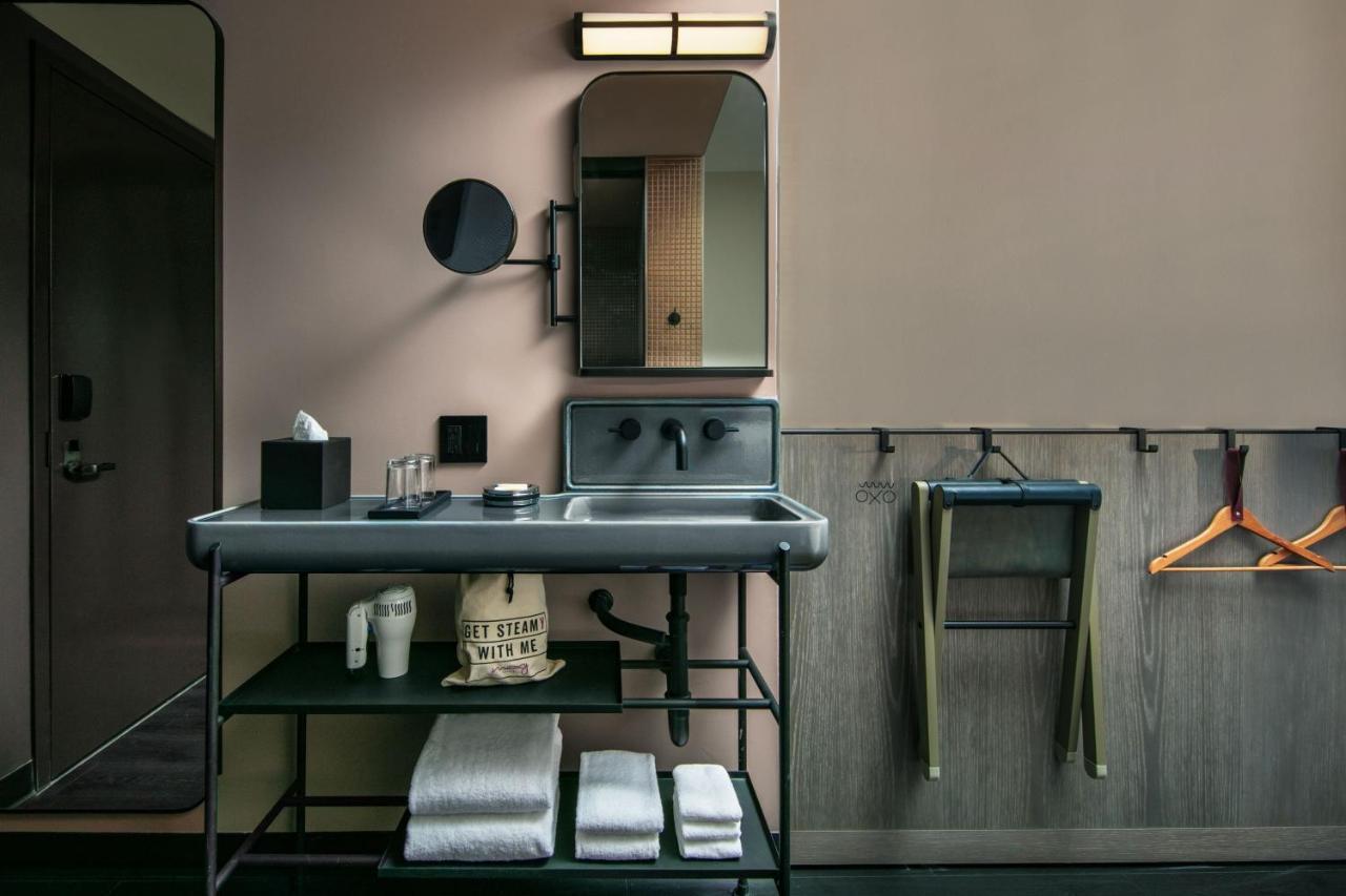 Moxy Downtown Angeles Los Angeles