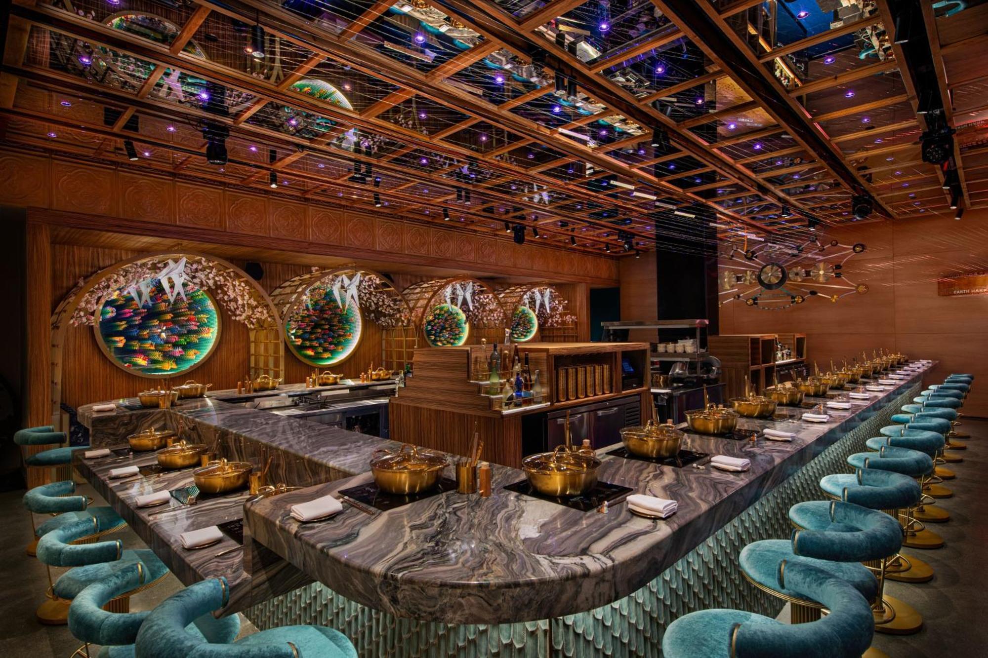 Moxy Downtown Angeles Hotel 4*